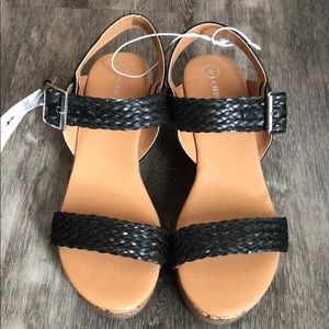 kids size 4 wedges